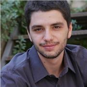 Insegnante di 27 anni con studi liceali in lingue, appassionato di storia e di letteratura italiana